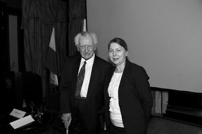 Wieczór poświęcony nestorowi „polskiego” Londynu Zbigniewowi S. Siemaszce. Od lewej: Zbigniew S. Siemaszko i dr Małgorzata Ptasińska (IPN) – Londyn, 15 maja 2018. Fot. IPN