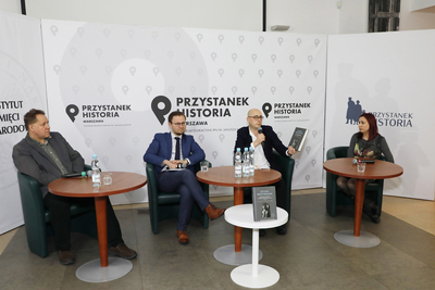 Dyskusja wokół książki „Sztuka przetrwania. Deportacje sowieckie z powiatu bielskiego 1940–1941. Relacje zesłańców”. Fot. Piotr Życieński (IPN)