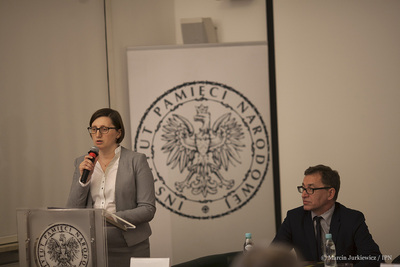 Promocja książki „Sowiecki aparat represji wobec litewskiego i polskiego podziemia 1944–1945” – Warszawa, 9 maja 2017. Przemawia dyrektor Archiwum IPN Marzena Kruk. Fot. Marcin Jurkiewicz (IPN)