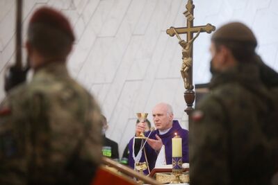 Msza św. w intencji Żołnierzy Niezłomnych w kościele pw. św. Mateusza w Zielonej (gmina Krasne, powiat przasnyski) – 28 lutego 2021. Fot. Sławek Kasper (IPN)