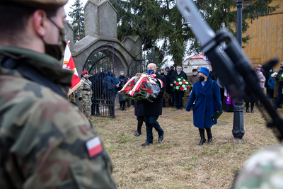 Uroczystości przy pomniku upamiętniającym Żołnierzy Niezłomnych z okolic Ciechanowa – Zielona, 28 lutego 2021. Fot. Sławek Kasper (IPN)