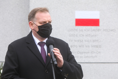 Szef Urzędu ds. Kombatantów i Osób Represjonowanych Jan Józef Kasprzyk podczas obchodów Narodowego Dnia Pamięci Żołnierzy Wyklętych na powązkowskiej „Łączce” – 1 marca 2021. Fot. Sławek Kasper (IPN)