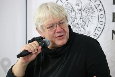 Jan Ruman, redaktor naczelny „Biuletynu IPN”, prowadzący dyskusję o książce o. Władysława Gurgacza SJ „Refleksje” – 3 marca 2021. Fot. Aleksandra Wierzchowska (IPN)