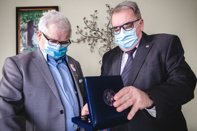 Jan Mizerski i wiceprezes IPN Jan Baster – 9 marca 2021. Fot. Sławek Kasper (IPN)