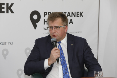 Prof. Mariusz Wołos, prowadzący spotkania z cyklu „Geneza II wojny światowej”.  Fot. Piotr Życieński (IPN)