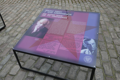 „Gorzki pokój. Traktat ryski 1921 r.” – wystawa IPN na dziedzińcu Zamku Królewskiego w Warszawie. Fot. Piotr Życieński (IPN)