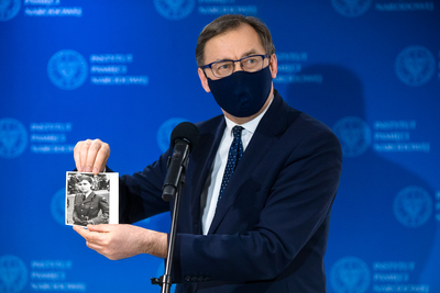 Briefing z udziałem prezesa IPN dr. Jarosława Szarka poświęcony publikacji zdjęcia Marii Barr w mediach społecznościowych – 17 marca 2021. Fot. Sławek Kasper (IPN)