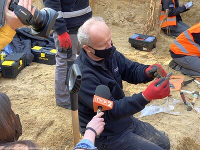 Prace ekshumacyjne prowadzone przez Biuro Poszukiwań i Identyfikacji IPN przy ul. Skierdowskiej w Warszawie – 25 marca 2021. Fot. BPiI IPN