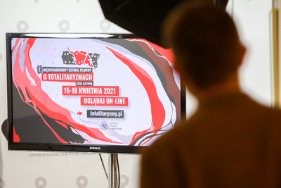 Konferencja prasowa na temat II Międzynarodowego Festiwalu Filmowego o Totalitaryzmach „Echa Katynia” –  13 kwietnia 2021. Fot. Sławek Kasper (IPN)