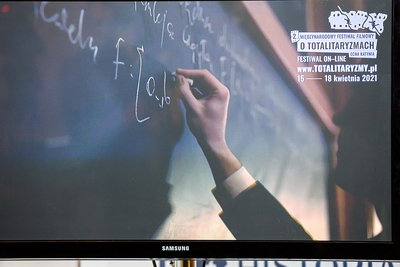 Konferencja prasowa na temat II Międzynarodowego Festiwalu Filmowego o Totalitaryzmach „Echa Katynia” – 13 kwietnia 2021. Fot. Sławek Kasper (IPN)