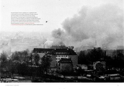 Strona z albumu „Gdański Grudzień ’70. Rekonstrukcja – dokumentacja – walka z pamięcią”