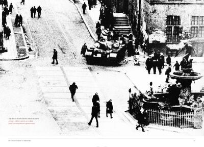 Strona z albumu „Gdański Grudzień ’70. Rekonstrukcja – dokumentacja – walka z pamięcią”