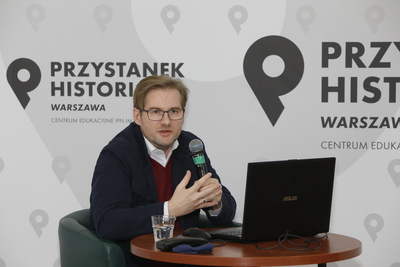 Wykład dr. hab. Piotra Majewskiego „Zamek Królewski w Warszawie” z cyklu „Polskie miasta wobec totalitaryzmów” – 2 maja 2021. Fot. Piotr Życieński (IPN)