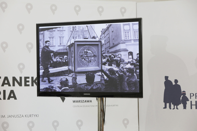 Wykład dr. hab. Piotra Majewskiego „Zamek Królewski w Warszawie” z cyklu „Polskie miasta wobec totalitaryzmów” – 2 maja 2021. Fot. Piotr Życieński (IPN)