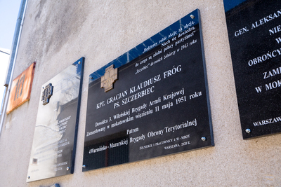 Przedstawiciele 4. Warmińsko-Mazurskiej Brygady Obrony Terytorialnej na powązkowskiej „Łączce” – 11 maja 2021. Fot. Sławek Kasper (IPN)