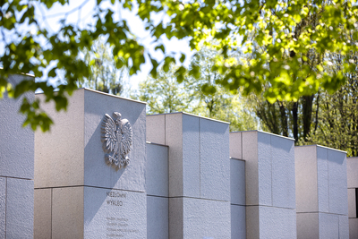 Przedstawiciele 4. Warmińsko-Mazurskiej Brygady Obrony Terytorialnej na powązkowskiej „Łączce” – 11 maja 2021. Fot. Sławek Kasper (IPN)