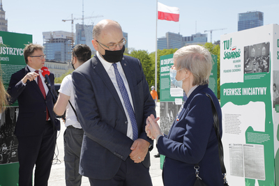 Otwarcie ogólnopolskiej wystawy IPN „TU rodziła się »Solidarność« rolników” – Warszawa, plac Marszałka Józefa Piłsudskiego, 12 maja 2021. Fot. Piotr Życieński (IPN)