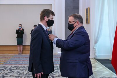 Prof. dr hab. Marek Wierzbicki, dyrektor Biura Badań Historycznych IPN podczas dekoracji Krzyżem Kawalerskim Orderu Odrodzenia Polski – 19 maja 2021. Fot. Marek Borawski (KPRP)