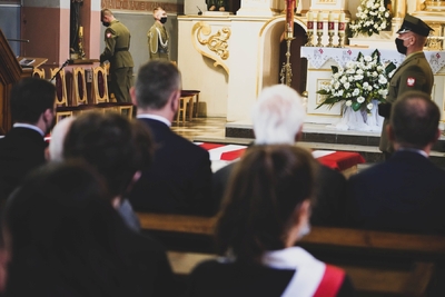 Pogrzeb 8 żołnierzy Wojska Polskiego poległych w obronie Fortu III w Pomiechówku w 1939 r. fot. MN/BUWiM