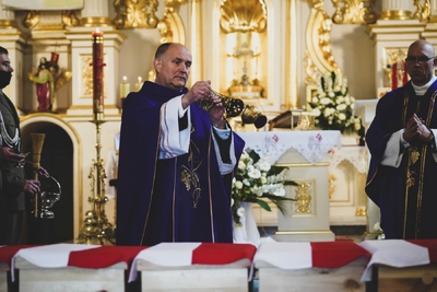 Pogrzeb 8 żołnierzy Wojska Polskiego poległych w obronie Fortu III w Pomiechówku w 1939 r. fot. MN/BUWiM