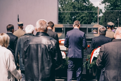 Pogrzeb 8 żołnierzy Wojska Polskiego poległych w obronie Fortu III w Pomiechówku w 1939 r. fot. MN/BUWiM