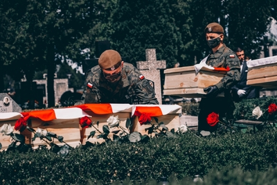 Pogrzeb 8 żołnierzy Wojska Polskiego poległych w obronie Fortu III w Pomiechówku w 1939 r. fot. MN/BUWiM