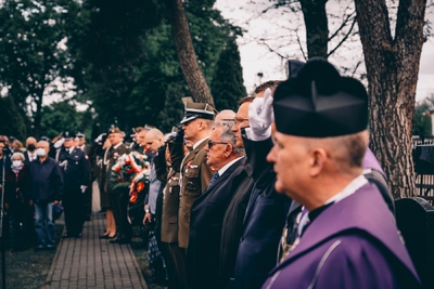 Pogrzeb 8 żołnierzy Wojska Polskiego poległych w obronie Fortu III w Pomiechówku w 1939 r. fot. MN/BUWiM