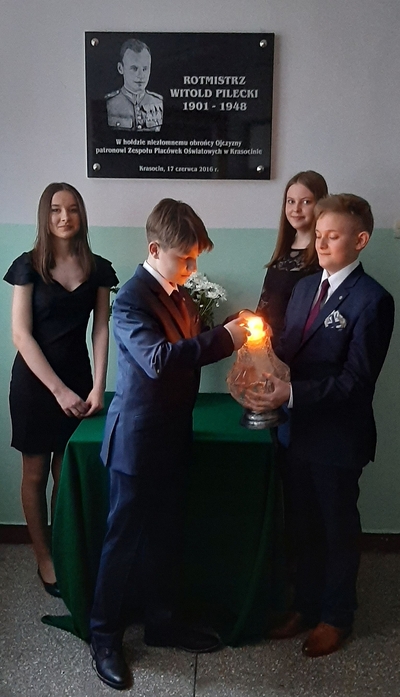 W Krasocinie (woj. świętokrzyskie) znicze w hołdzie Rotmistrzowi zapalono w Zespole Placówek Oświatowych im. rtm. Pileckiego