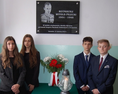 W Krasocinie (woj. świętokrzyskie) znicze w hołdzie Rotmistrzowi zapalono w Zespole Placówek Oświatowych im. rtm. Pileckiego