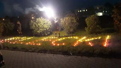 Znicze pamięci w godzinę śmierci rotmistrza Witolda Pileckiego w Kluczborku