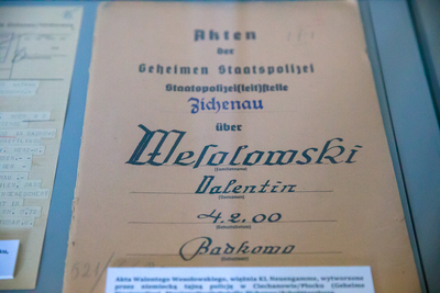 Otwarcie wystawy „#StolenMemory – Skradziona Pamięć” i uroczyste przekazanie pamiątki po byłym więźniu obozów koncentracyjnych – Franciszku Czaplickim – Warszawa, 14 czerwca 2021. Fot. Sławek Kasper (IPN)