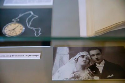 Otwarcie wystawy „#StolenMemory – Skradziona Pamięć” i uroczyste przekazanie pamiątki po byłym więźniu obozów koncentracyjnych – Franciszku Czaplickim – Warszawa, 14 czerwca 2021. Fot. Sławek Kasper (IPN)