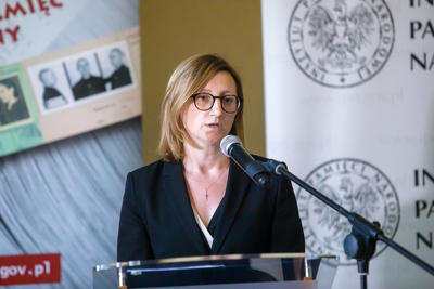 Marzena Kruk, dyrektor Archiwum IPN. Otwarcie wystawy „#StolenMemory – Skradziona Pamięć” i uroczyste przekazanie pamiątki po byłym więźniu obozów koncentracyjnych – Franciszku Czaplickim – Warszawa, 14 czerwca 2021. Fot. Sławek Kasper (IPN)