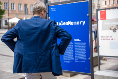 Otwarcie wystawy „#StolenMemory – Skradziona Pamięć” i uroczyste przekazanie pamiątki po byłym więźniu obozów koncentracyjnych – Franciszku Czaplickim – Warszawa, 14 czerwca 2021. Fot. Sławek Kasper (IPN)