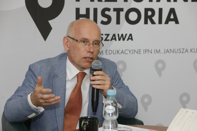 Dr Paweł Kosiński. Dyskusja „KL Warschau – niemiecki nazistowski obóz koncentracyjny w Warszawie (1943–1944)” – 11 czerwca 2021. Fot. Piotr Życieński (IPN)