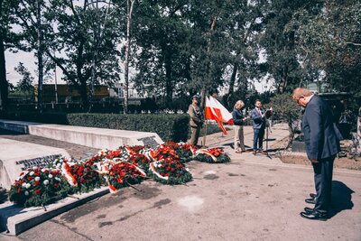 Obchody Narodowego Dnia Pamięci Ofiar Niemieckich Nazistowskich Obozów Koncentracyjnych i Obozów Zagłady – Warszawa, Cmenatrz Wojskowy na Powązkach, fot. MN/BUWiM