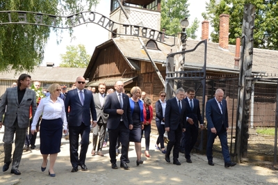 81. rocznica pierwszego masowego transportu Polaków do KL Auschwitz. Uroczystości w Oświęcimiu. Fot. Janusz Ślęzak (IPN)