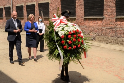 81. rocznica pierwszego masowego transportu Polaków do KL Auschwitz. Uroczystości w Oświęcimiu. Fot. Janusz Ślęzak (IPN)