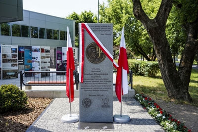 Święto Centralnej Biblioteki Wojskowej, odsłonięcie tablicy upamiętniającej Marszałka Józefa Piłsudskiego – fot. MN/BUWiM