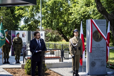 Święto Centralnej Biblioteki Wojskowej, odsłonięcie tablicy upamiętniającej Marszałka Józefa Piłsudskiego – fot. MN/BUWiM