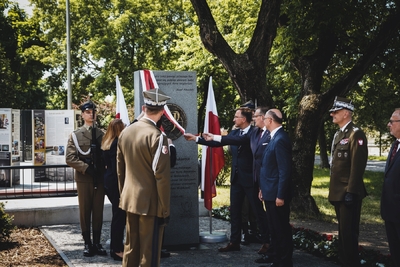 Święto Centralnej Biblioteki Wojskowej, odsłonięcie tablicy upamiętniającej Marszałka Józefa Piłsudskiego – fot. MN/BUWiM