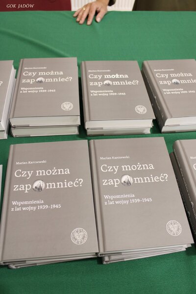 Promocja książki Mariana Karczewskiego „Czy można zapomnieć? Wspomnienia z lat wojny 1939–1945” – 15 czerwca 2021. Foto: Ośrodek Kultury w Jadowie
