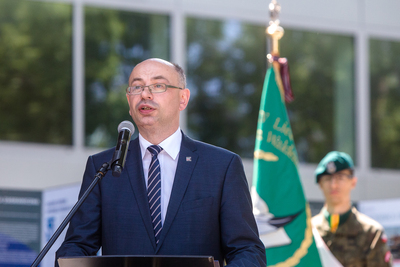 Święto Centralnej Biblioteki Wojskowej, odsłonięcie tablicy upamiętniającej Marszałka Józefa Piłsudskiego – 16 czerwca 2021. Fot. Sławek Kasper (IPN)