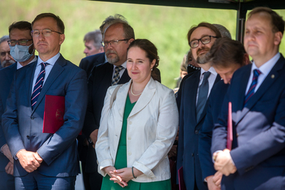 Święto Centralnej Biblioteki Wojskowej, odsłonięcie tablicy upamiętniającej Marszałka Józefa Piłsudskiego – 16 czerwca 2021. Fot. Sławek Kasper (IPN)