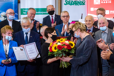 Uroczystość wręczenia nagrody im. ks. bp. Romana Andrzejewskiego Niezależnemu Samorządnemu Związkowi Zawodowemu Rolników Indywidualnych „Solidarność" – 17 czerwca 2021. Fot. Sławek Kasper (IPN)