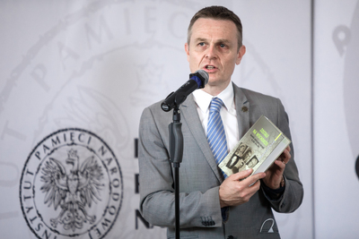 Dr Paweł Błażewicz (BPiKS IPN), prowadzący briefing na temat publikacji „Zostali na Wschodzie. Słownik inteligencji polskiej w ZSRS 1945–1991” – Warszawa, 23 czerwca 2021. Fot. Sławek Kasper (IPN)