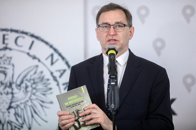 Dr Jarosław Szarek, prezes IPN podczas briefingu na temat publikacji „Zostali na Wschodzie. Słownik inteligencji polskiej w ZSRS 1945–1991” – Warszawa, 23 czerwca 2021. Fot. Sławek Kasper (IPN)