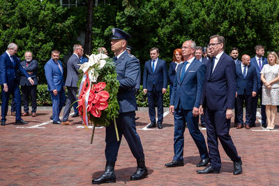 Uroczyste odsłonięcie pomnika Jana Rodowicza „Anody” na dziedzińcu Ministerstwa Sprawiedliwości w Warszawie – 24 czerwca 2021. Fot. Sławek Kasper (IPN)