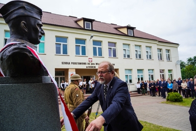 Uroczystości odsłonięcia pomnika gen. Władysława Andersa – Nowe, 25 czerwca 2021. Fot. Mateusz Niegowski (IPN)