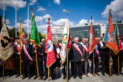 Złożenie wieńców przy Grobie Nieznanego Żołnierza – 27 czerwca 2021. Fot. Sławek Kasper (IPN)